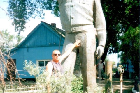 Сижу теперь и смотрю на эту фотографию из своей коллекции. «Ищем ли мы связь? Претендуем ли мы на собственность?